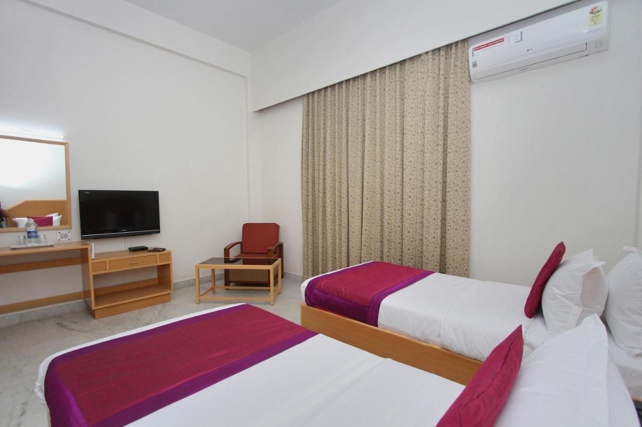 Oyo 5345 Hotel Sai Rennaissance Bangalore Buitenkant foto